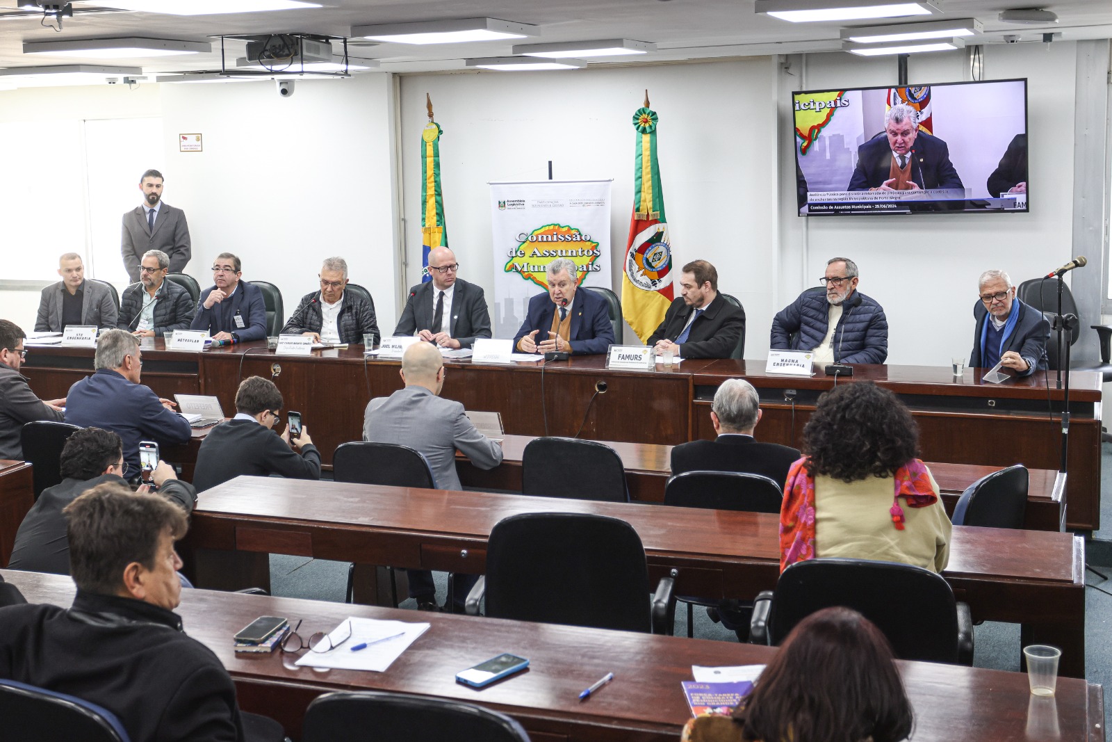 Deputados lançam mobilização em busca de recursos federais para a contenção das enchentes